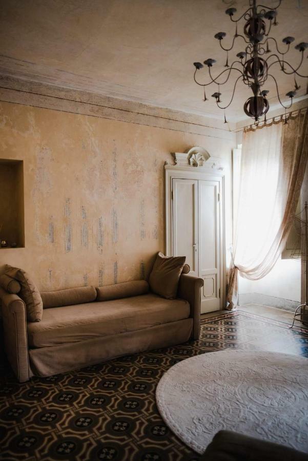 Regina Teodolinda Suites Лальо Екстериор снимка