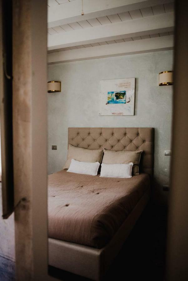 Regina Teodolinda Suites Лальо Екстериор снимка